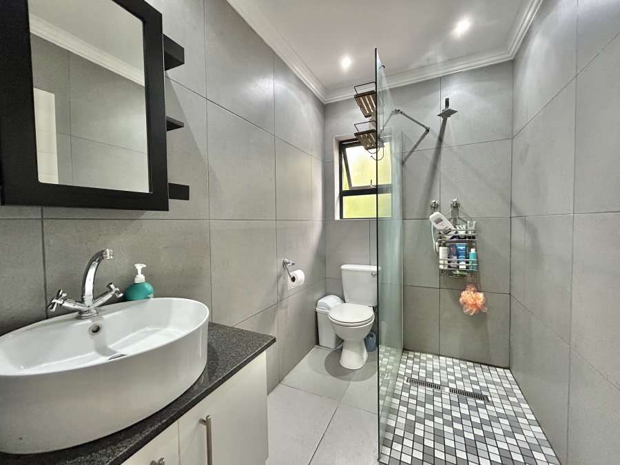 2 Bedroom Property for Sale in Wavecrest Eastern Cape